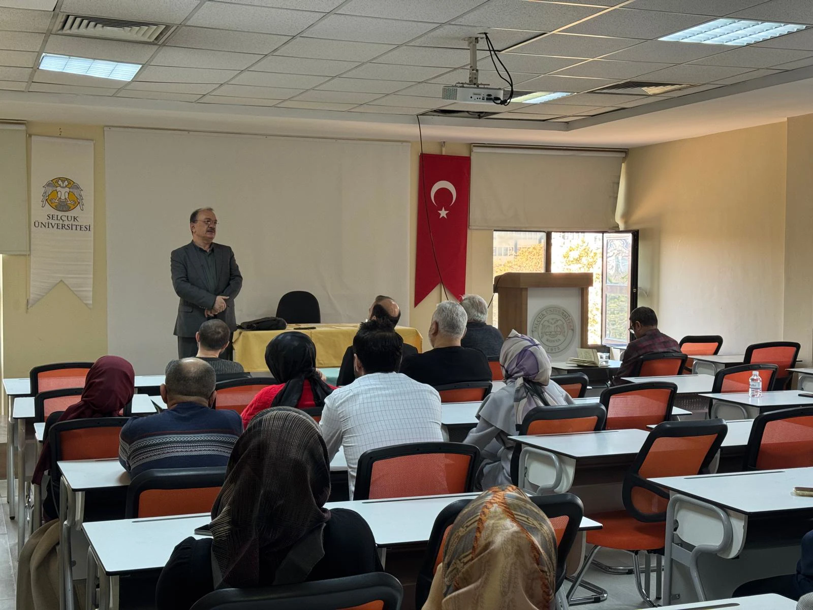 Kütüphanemizde "Kütüphanede Çalışmak" Konulu Hizmet İçi Eğitim Gerçekleştirildi